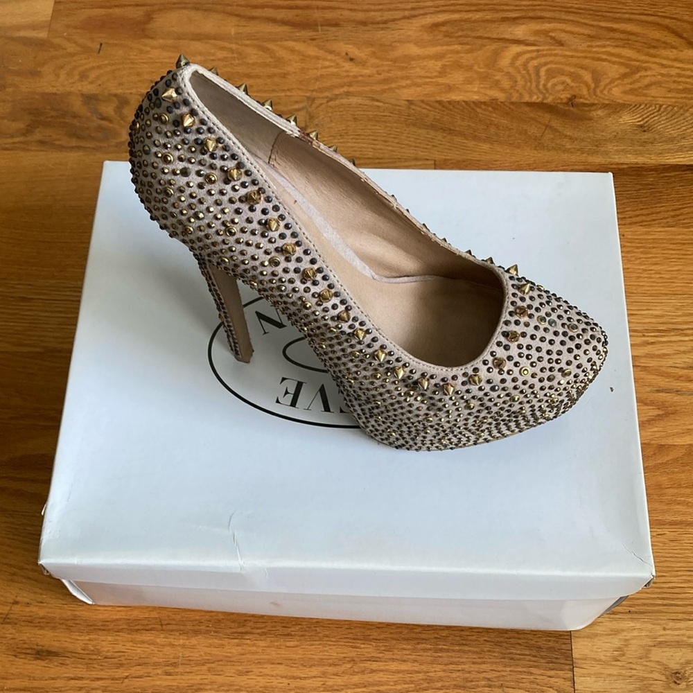 Steve Madden Platform Stud Gold Crystal Embellished Heels - Picture 9 of 9